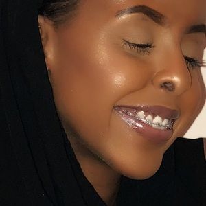 Meet your Posher, Samira